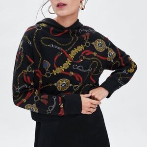 Zara Trafaluc Women’s Black Hooded Sweatshirt Chain  Medallion Print small
